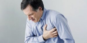 Đau Ngực Do Điều Trị Ung Thư